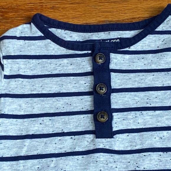 Carter's ❤️ Just one You Kid Button Front Romper Size 18M (PRE-LOVED) - Picture 3 of 6